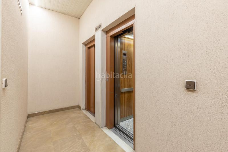 Foto 92ee06b2-51ae-445b-89bb-d94920ce4f66. Locale commerciale in calle ángel ganivet 13 in San Matías - Realejo Granada