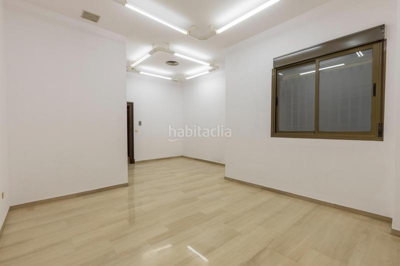 Foto ea111e63-001b-4a9f-8c18-d3cb1017ff6e. Locale commerciale in calle ángel ganivet 13 in San Matías - Realejo Granada