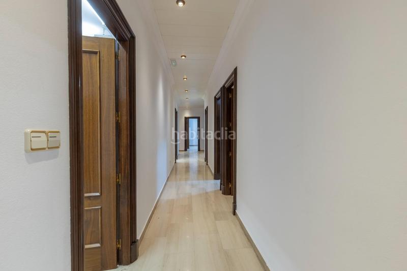 Foto f85d3934-c911-4715-b23e-be4ce2ff379e. Locale commerciale in calle ángel ganivet 13 in San Matías - Realejo Granada