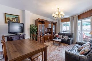 Alquiler Piso en Cervantes. Piso de 3 dormitorios junto a camino bajo de huetor!!