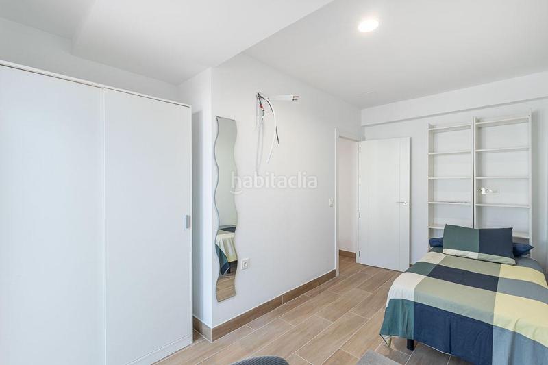 Foto e3ac6450-4740-48d1-8298-334f69527244. Alquiler ático en calle ancha de capuchinos 15 atico reformado en avda madrid para estudiantes en Granada