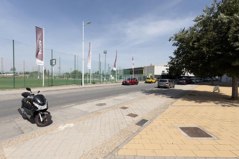 Foto e6b7eb72-8646-4404-883d-72e969938e70. Piso fantástica vivienda con terraza junto al gimnasio we! en Granada