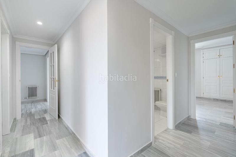 Foto a0b0eea2-09b8-484e-8f17-c490cc3a8b91. Alquiler piso fantastico piso junto al hospital inmaculada!! en Granada
