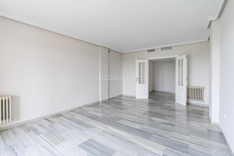 Foto d78413f8-df9f-4043-a795-e375afc4c7cc. Alquiler piso fantastico piso junto al hospital inmaculada!! en Granada