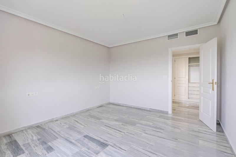 Foto d950e070-8670-4954-9575-4924143fcfa9. Alquiler piso fantastico piso junto al hospital inmaculada!! en Granada