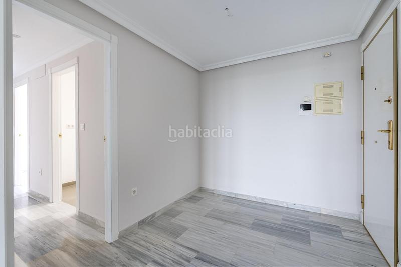 Foto f321cc6c-e9ac-4df3-b0ab-eff79ad4abd3. Alquiler piso fantastico piso junto al hospital inmaculada!! en Granada