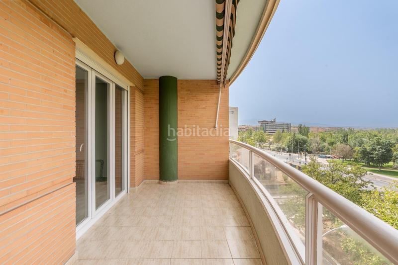 Foto f4d587d7-3434-4009-ad35-2e88bf8d6fc1. Alquiler piso fantastico piso junto al hospital inmaculada!! en Granada