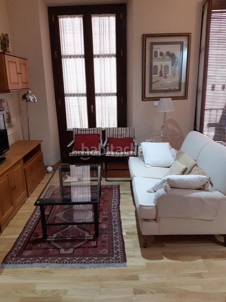 Foto b0ed8543-55ab-46b5-80b5-34ebe6ff0359. Alquiler piso  junto a gran via!! en Centro - Sagrario Granada