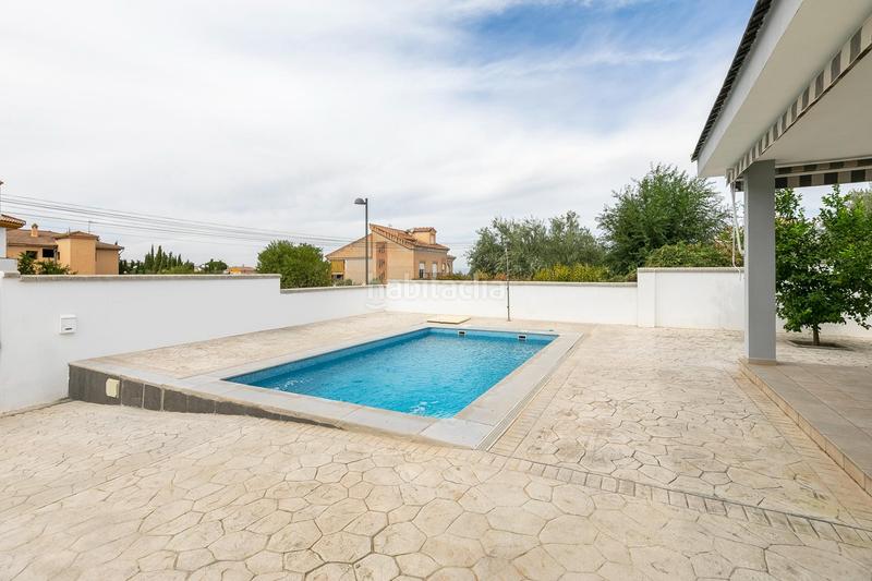 Foto cd45741f-6e02-4344-a416-a1c2ad437cc8. Chalet  moderno y acogedor con piscina en una sola planta en Cúllar Vega