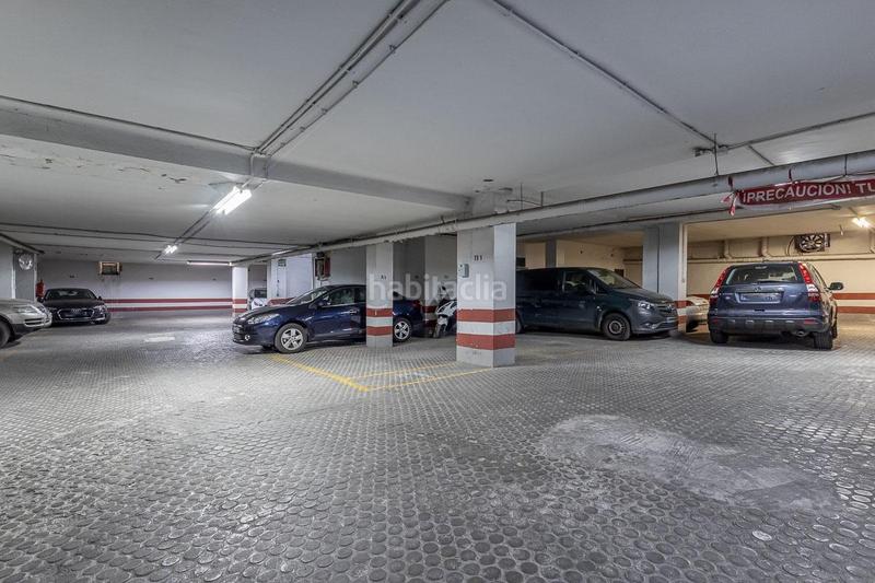 Foto 325f36d8-c5dd-4ed7-b6ed-a654514efbb5. Parking voiture dans Camino de Ronda Granada