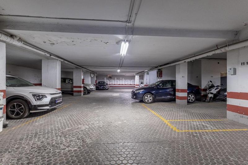 Foto ccce15f3-93af-47a9-a45e-331ced05e910. Parking voiture dans Camino de Ronda Granada