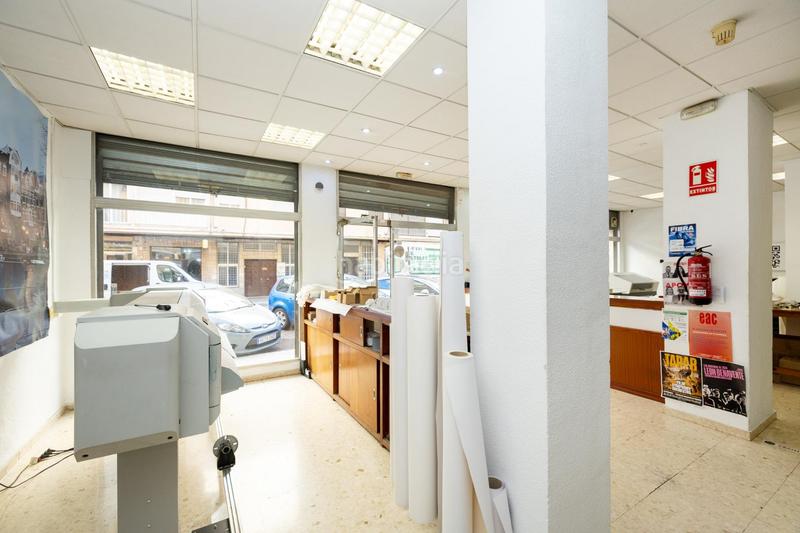 Foto 51de0cd3-ac23-4bce-ac46-c1da461b9bd3. Local comercial en calle calle ángel barrios 5 en Granada