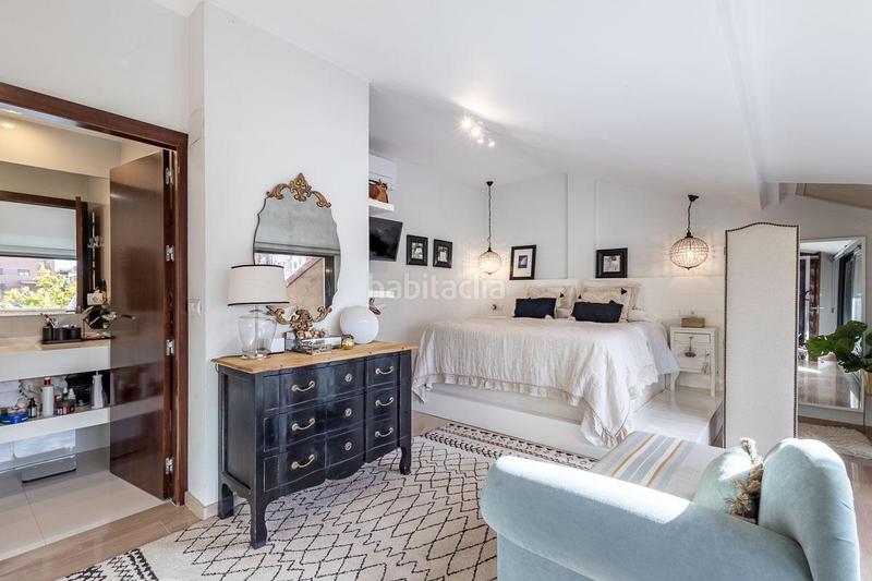 Foto 0dc8d204-6da5-4fa8-b2af-983bef0f9714. Zweistöckige wohnung in plaza de san lazaro 15 in Granada