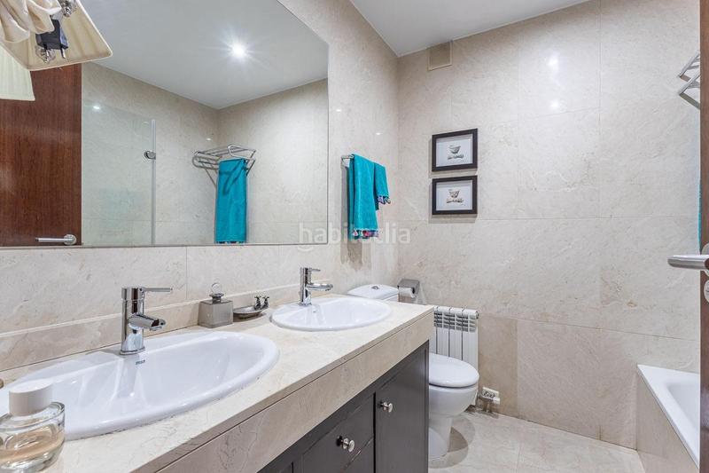 Foto a5ac80db-ae2e-49db-a31d-20d08fe3b6b0. Zweistöckige wohnung in plaza de san lazaro 15 in Granada