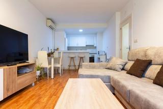 Pis  Avenida salobreña. Piso en venta en motril  2 dormitorios con ascensor