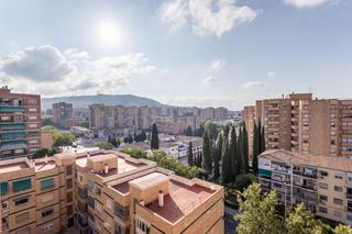 Piso en Cartuja. Gran piso en planta alta en zona alcampo