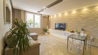 Location Appartement à Camino de los Neveros - Serrallo. Estupendo piso reformado en el serrallo