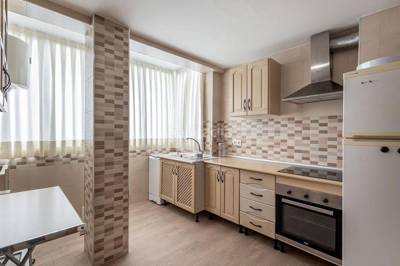 Foto 4d445009-7519-4f42-9785-66789d055b07. Miete etagenwohnung in Cervantes Granada