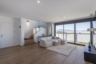 Location Appartement à Huétor Vega. Ático dúplex en huetor vega, con gran terraza y piscina privada.