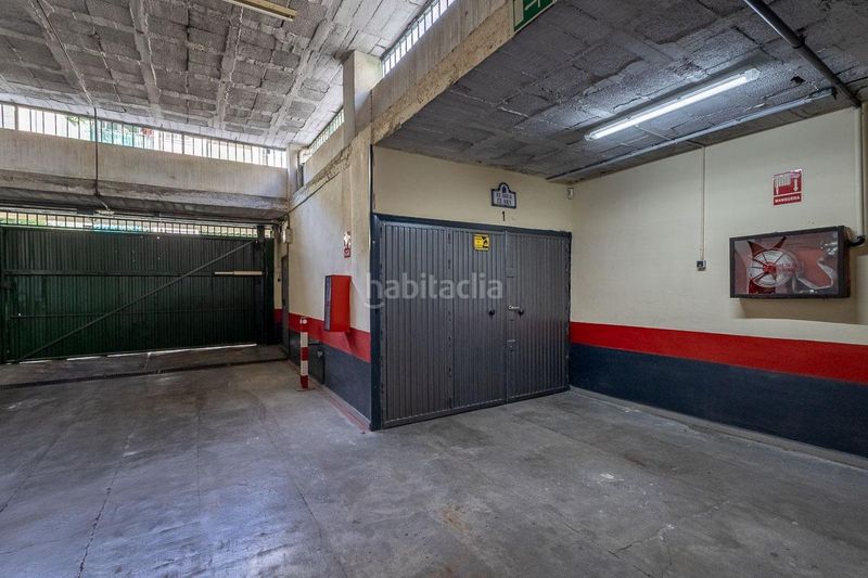 Foto abad84d4-b257-4a45-b585-9d4185f67628. Pis amb calefacció aparcament a parque nueva Granada Granada