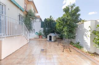 Casa adossada a Cájar. Espectacular chalet con vistas despejadas en cájar