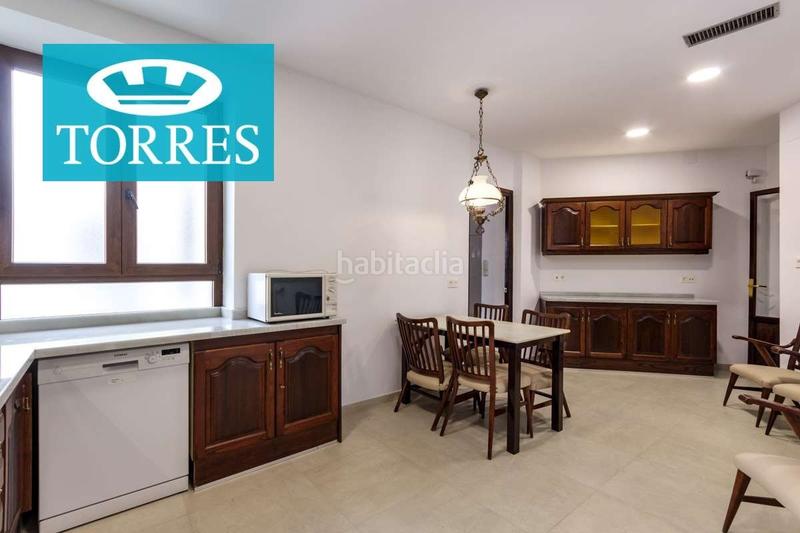 Foto 1b68c3c4-4e90-4eb9-a5d3-23237fb07f9b. Location appartement avec chauffage parking dans Centro - Sagrario Granada