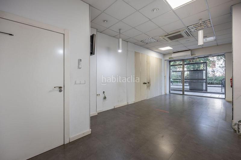 Foto b3822699-41d9-4a8f-9d0a-3edeba9356cd. Lloguer local comercial a Pajaritos Granada