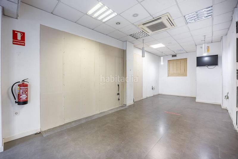 Foto f01c76fd-9afc-4666-9c93-62f1c7eef5f5. Lloguer local comercial a Pajaritos Granada