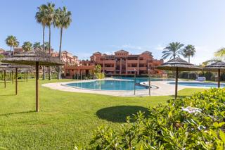 Etagenwohnung  Calle rector juan de dios lópez 5. Pisazo en urbanización albatros de playa granada con terraza de