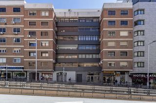 Pis a San Ildefonso. Gran piso en avenida de madrid