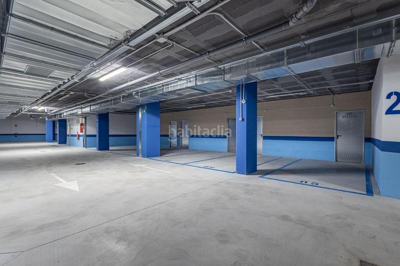 Foto 349fe430-2cf3-4fef-8ee0-6442a9bdfe3e. Rent flat with heating parking pool in Rosaleda - Juventud Granada