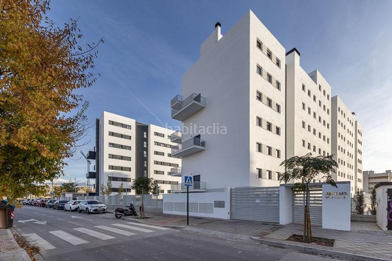 Foto 57ed9f2a-9409-41a4-b340-1a481c892ddf. Rent flat with heating parking pool in Rosaleda - Juventud Granada