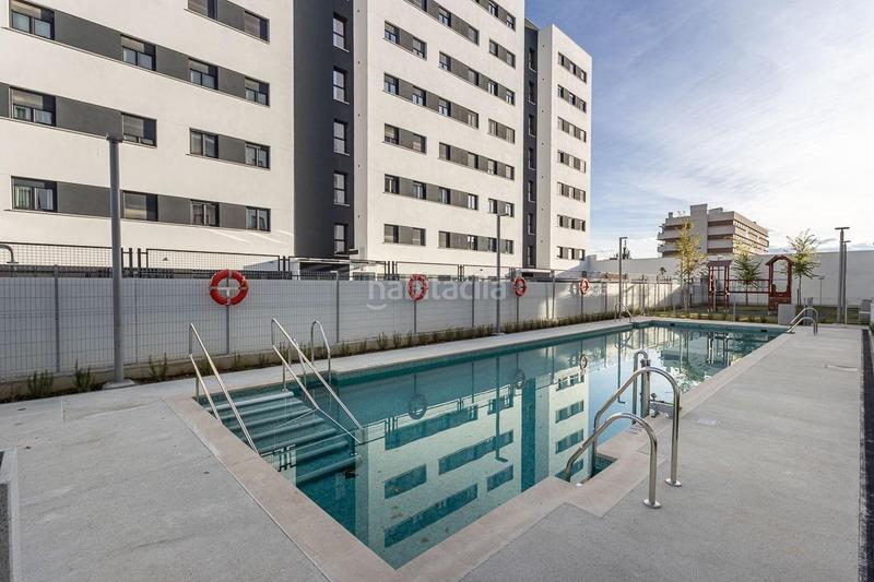 Foto c21847a6-bb3a-4e76-8016-61b5b64ed9f6. Rent flat with heating parking pool in Rosaleda - Juventud Granada