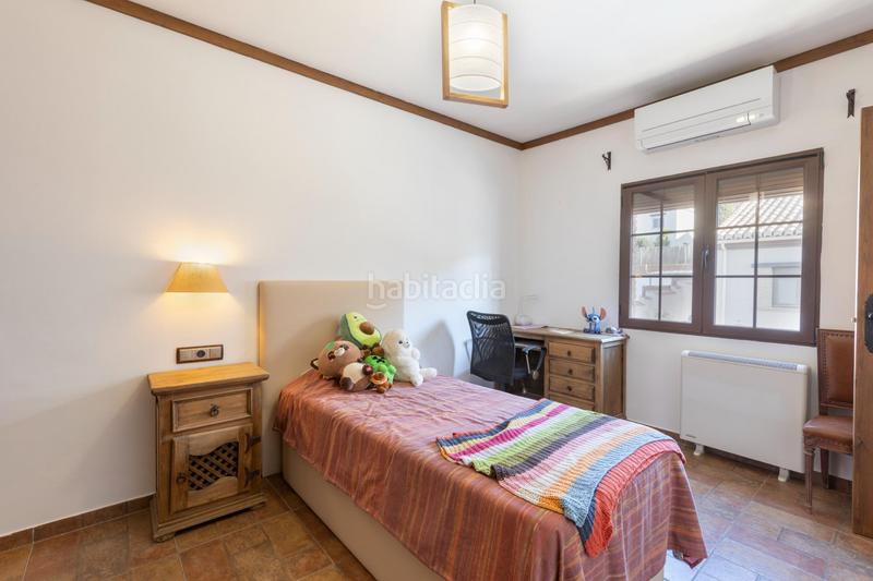 Foto a4fd3c26-e448-4e92-8eab-14242afd5dca. Xalet amb calefacció aparcament piscina a Dúrcal