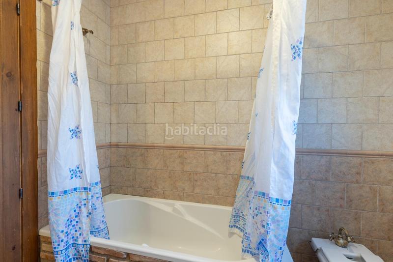 Foto b1e0b438-0714-4349-aa4e-efe3d266030f. Xalet amb calefacció aparcament piscina a Dúrcal