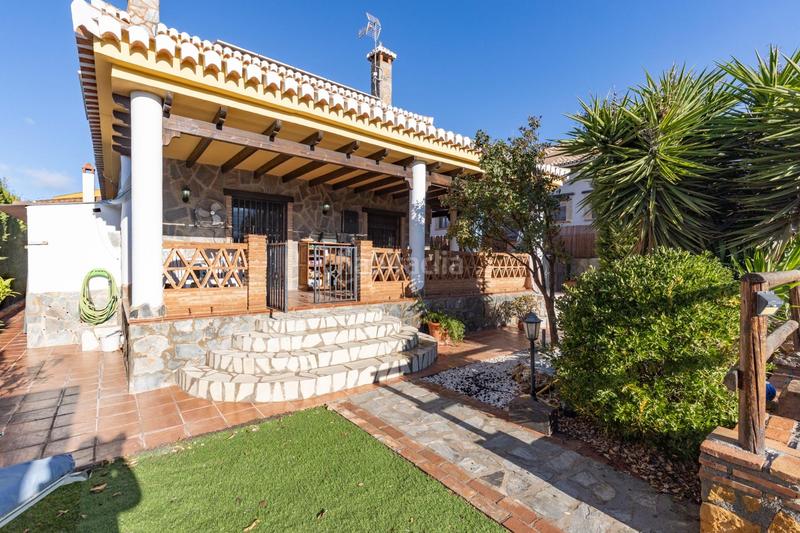 Foto f22ff886-9dd9-433c-a523-d9b1fe2ee8cd. Xalet amb calefacció aparcament piscina a Dúrcal