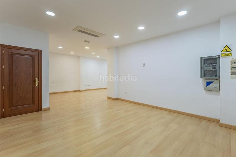 Foto ad7ac773-1337-416f-b325-ac36ebf99aaa. Local commercial dans Barrio de Zaidín Granada