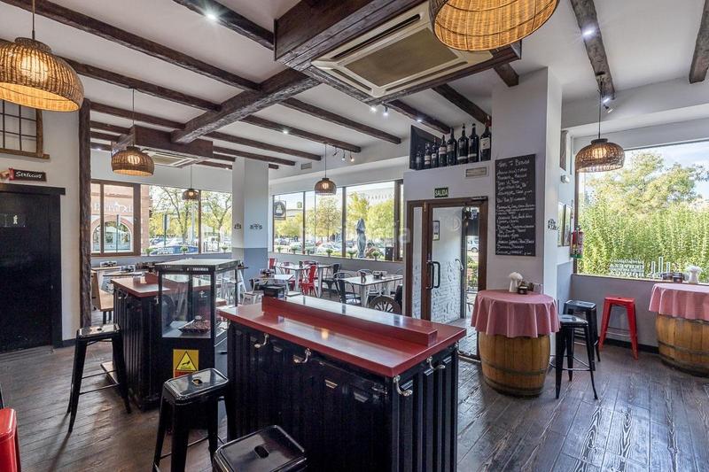 Foto 5f246bc2-a28e-43d9-9422-2100adfbb384. Lloguer local comercial a Castaño - Mirasierra Granada