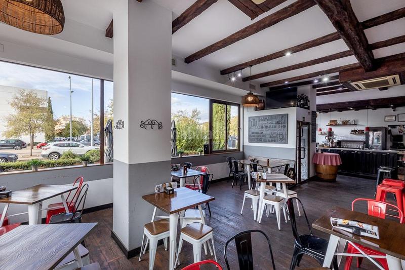 Foto d14dd933-20b8-4649-b7e9-47c52bcb1990. Lloguer local comercial a Castaño - Mirasierra Granada