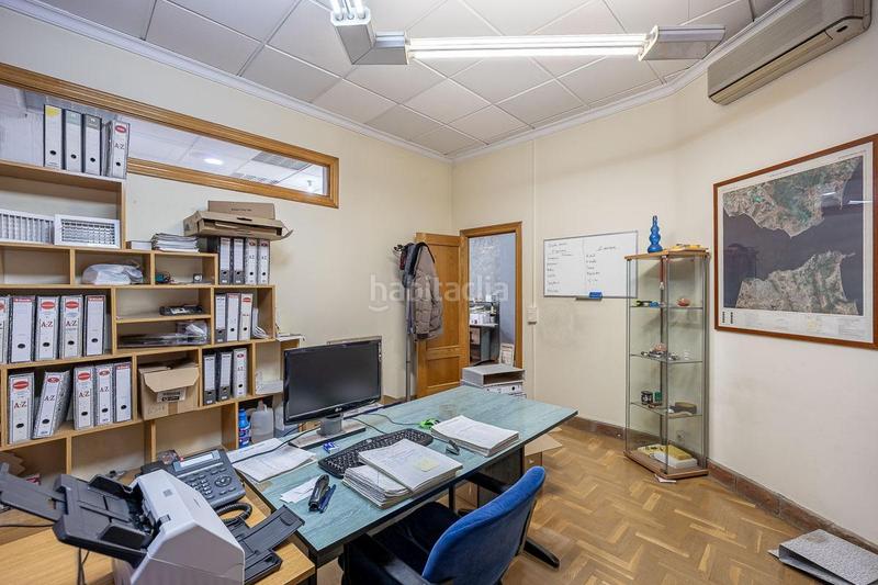 Foto f31d79ab-f9fb-40c4-b929-31192fef1359. Alquiler local comercial oportunidad para emprendedores!! en Granada