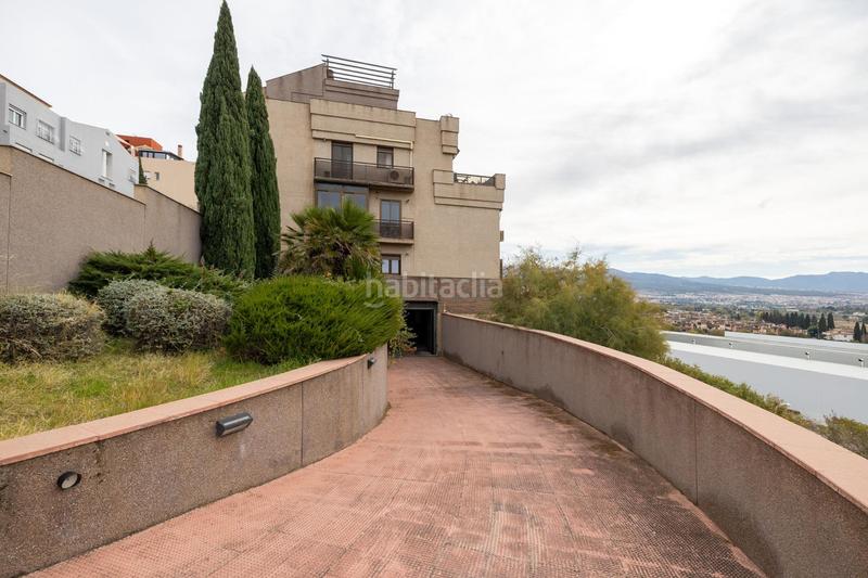 Foto 8a8d7e84-23b0-4a14-99df-ac30529a99b7. Attique avec chauffage parking dans Camino de los Neveros - Serrallo Granada