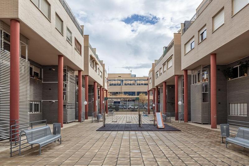 Foto 0ad9ed0e-bd96-4675-902d-1315996a37b5. Rent penthouse with parking in San Cayetano Churriana de la Vega