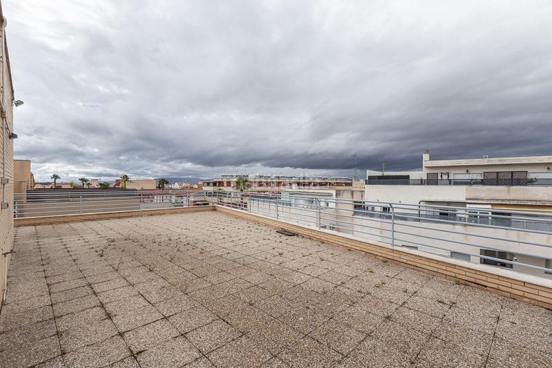 Foto ed2bacbe-2b05-48ea-a37a-af9c03390b33. Rent penthouse with parking in San Cayetano Churriana de la Vega