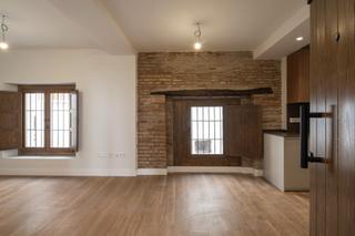 Pis  Calle horno del vidrio. Bonito piso en horno de vidrio