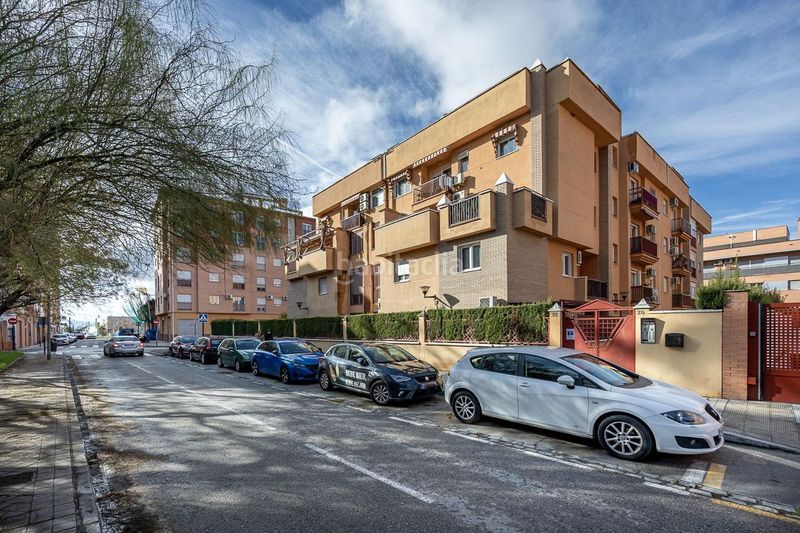 Foto ec624c44-900a-4ba3-b13a-c55ba6504733. Piso gran piso vpo junto carretera de malaga en Angustias - Chana - Encina Granada