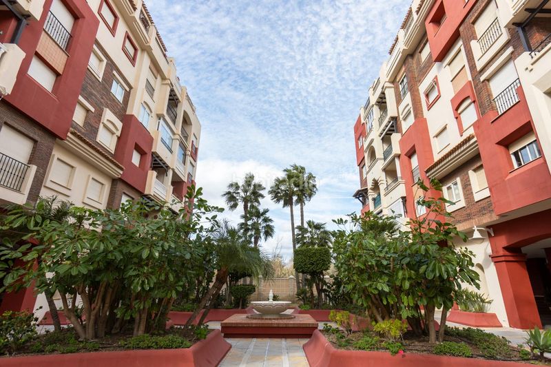 Foto 8bb2de38-b4ed-4475-90d0-6e44e21f157d. Àtic amb aparcament piscina a Playa de Granada Motril