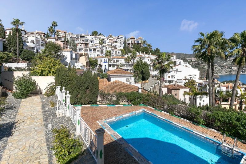 Foto a36f4392-c31b-42b9-b4b2-6284e5e03284. Xalet amb aparcament piscina a Punta La Mona Almuñécar