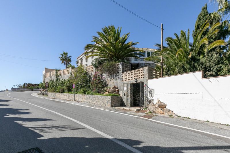 Foto a8c0bfe0-d1ff-4a7b-afba-aae0dd3a1532. Xalet amb aparcament piscina a Punta La Mona Almuñécar