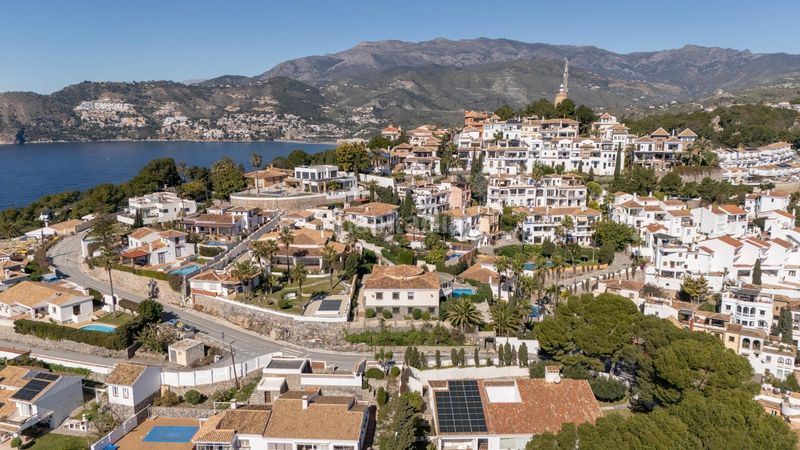 Foto ab7a06ef-aee9-448c-9611-2c1176f54a36. Xalet amb aparcament piscina a Punta La Mona Almuñécar