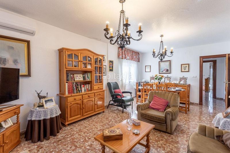 Foto 79315d2c-d457-47d8-a858-d69dc4a75ebc. Chalet  con parcela urbanizable en Atarfe